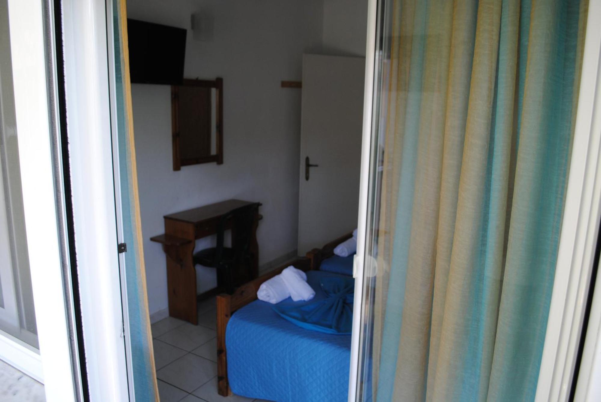 Artemis Apartments Paralia Dionisiou Extérieur photo