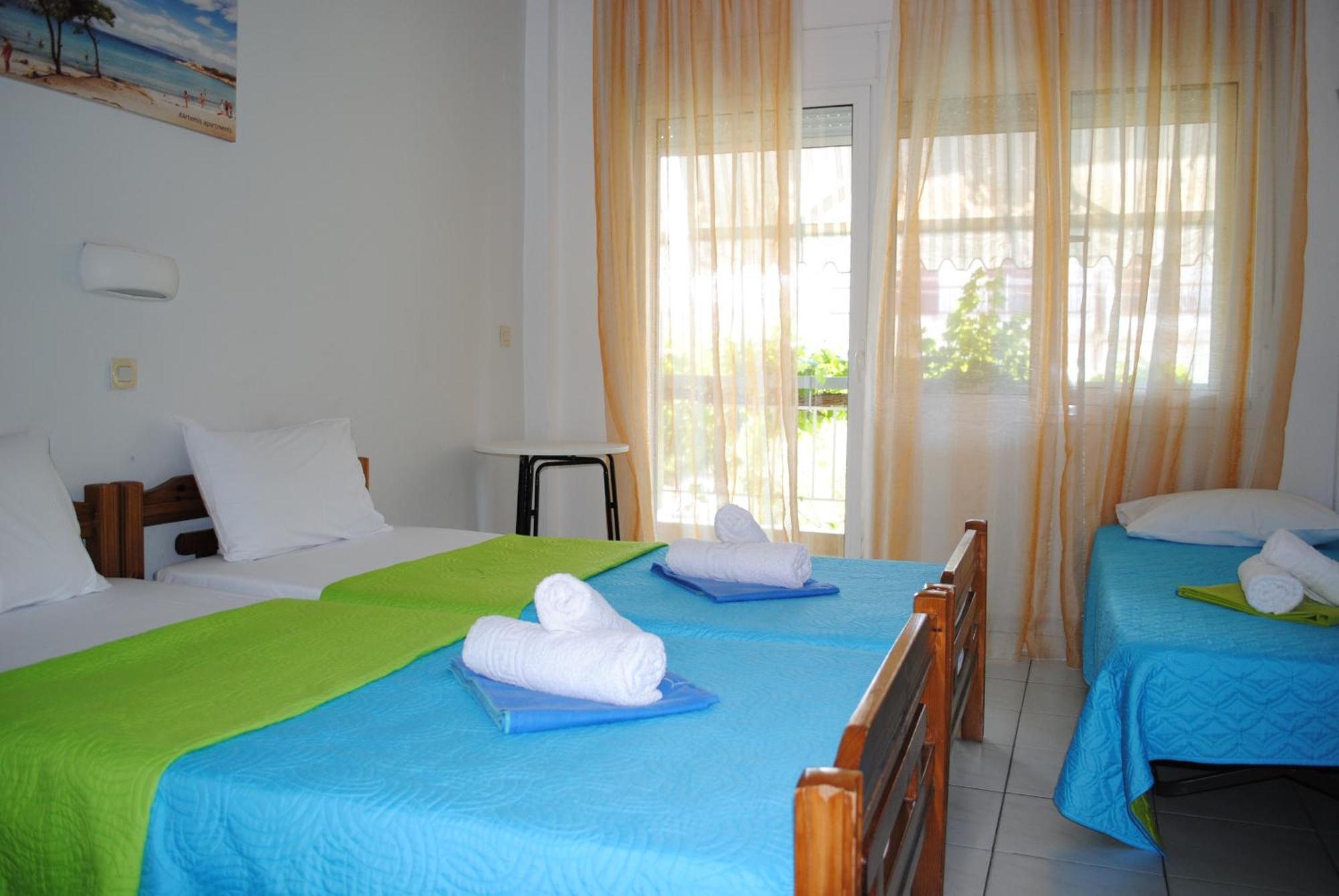 Artemis Apartments Paralia Dionisiou Extérieur photo