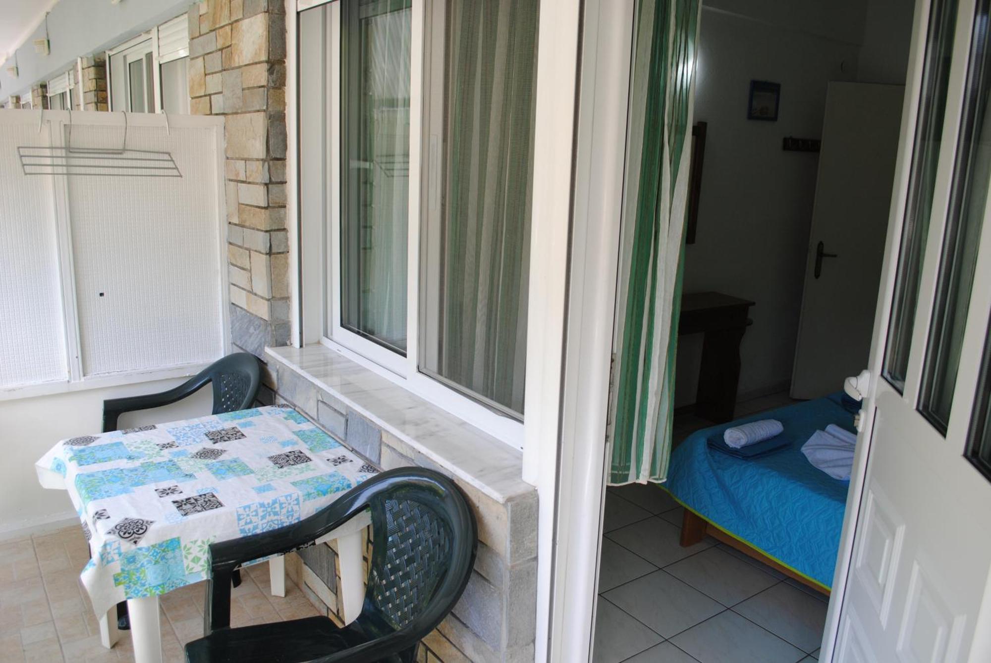 Artemis Apartments Paralia Dionisiou Extérieur photo