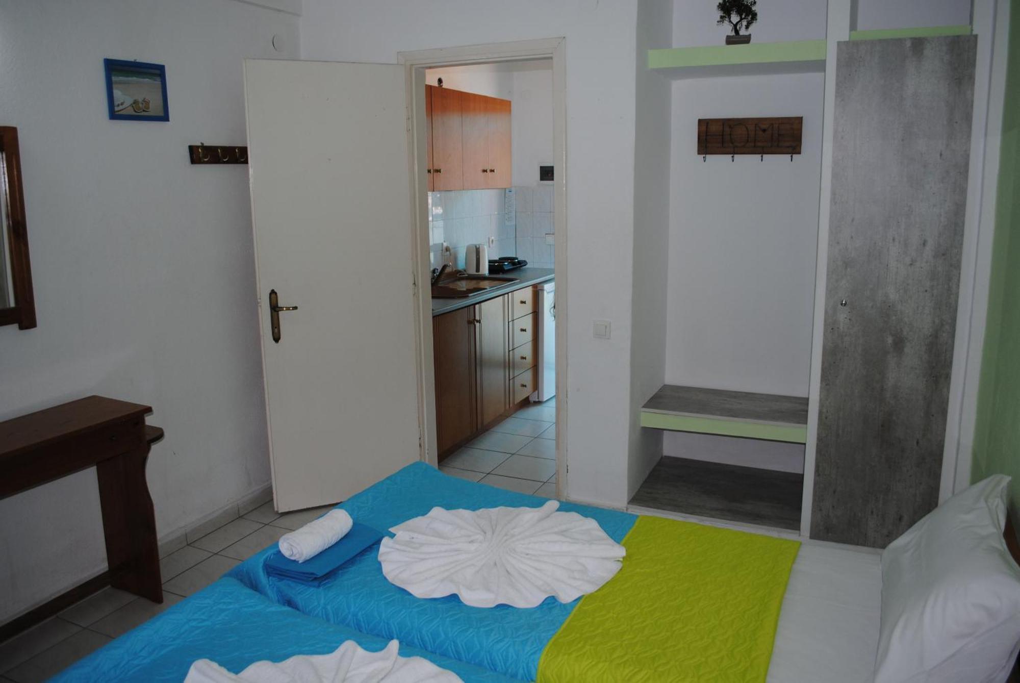 Artemis Apartments Paralia Dionisiou Extérieur photo