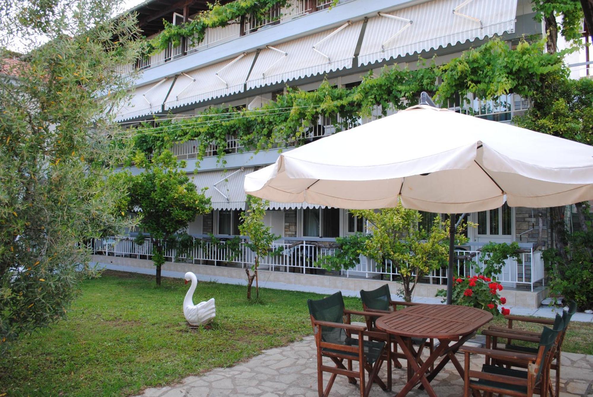 Artemis Apartments Paralia Dionisiou Extérieur photo