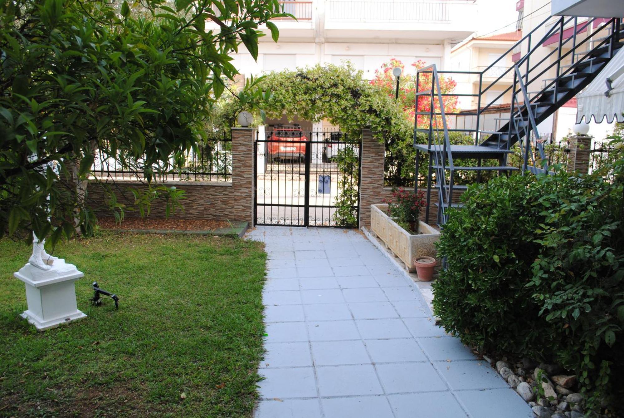 Artemis Apartments Paralia Dionisiou Extérieur photo