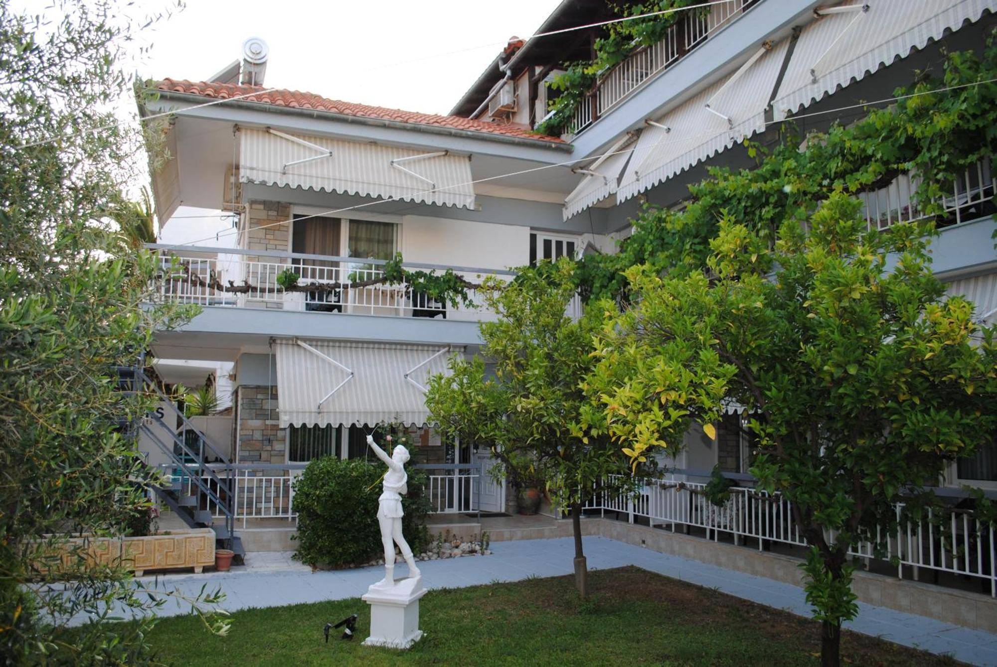 Artemis Apartments Paralia Dionisiou Extérieur photo