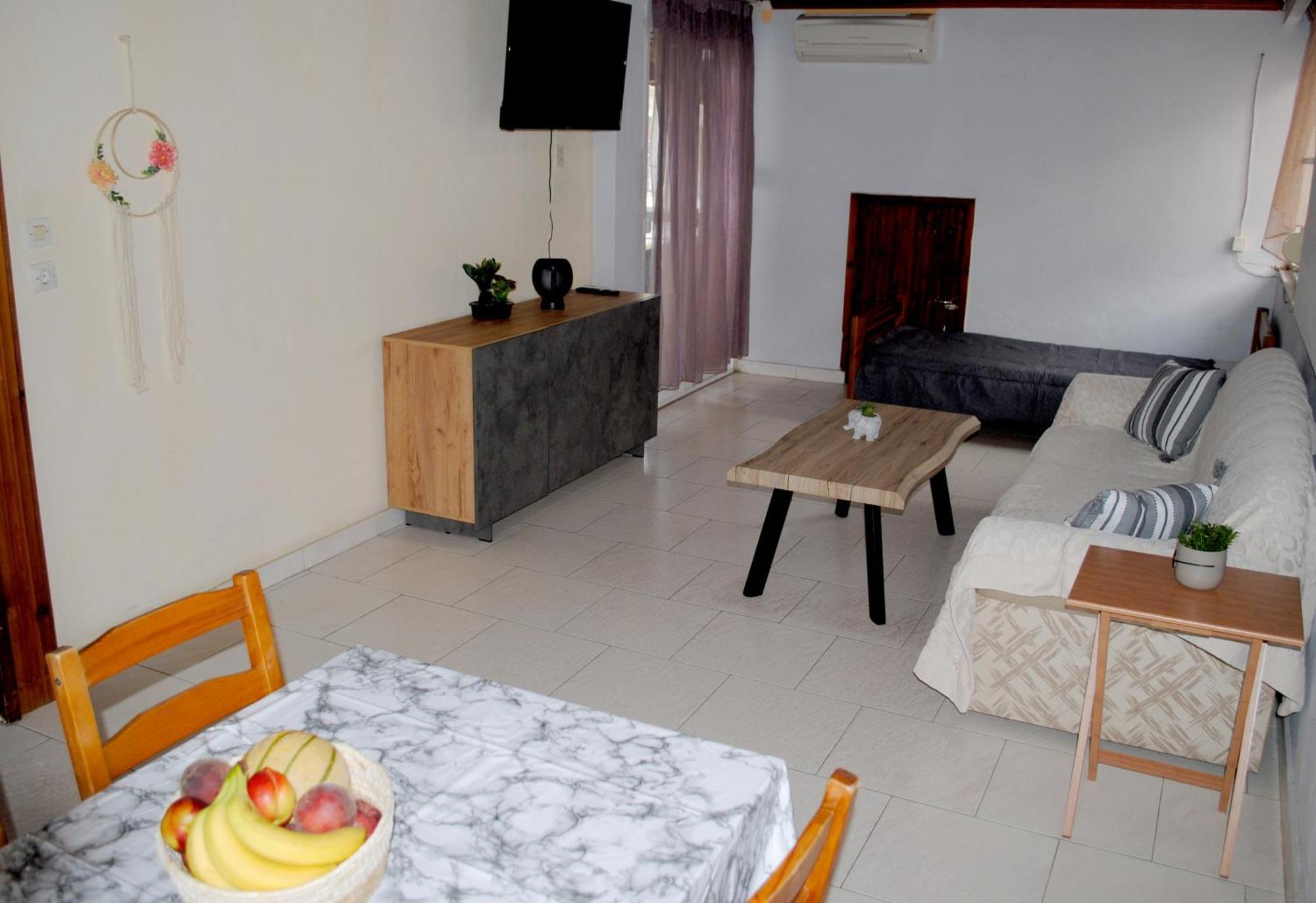Artemis Apartments Paralia Dionisiou Extérieur photo