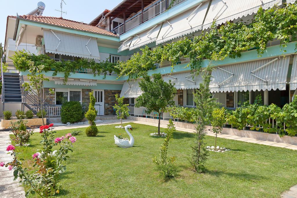 Artemis Apartments Paralia Dionisiou Extérieur photo