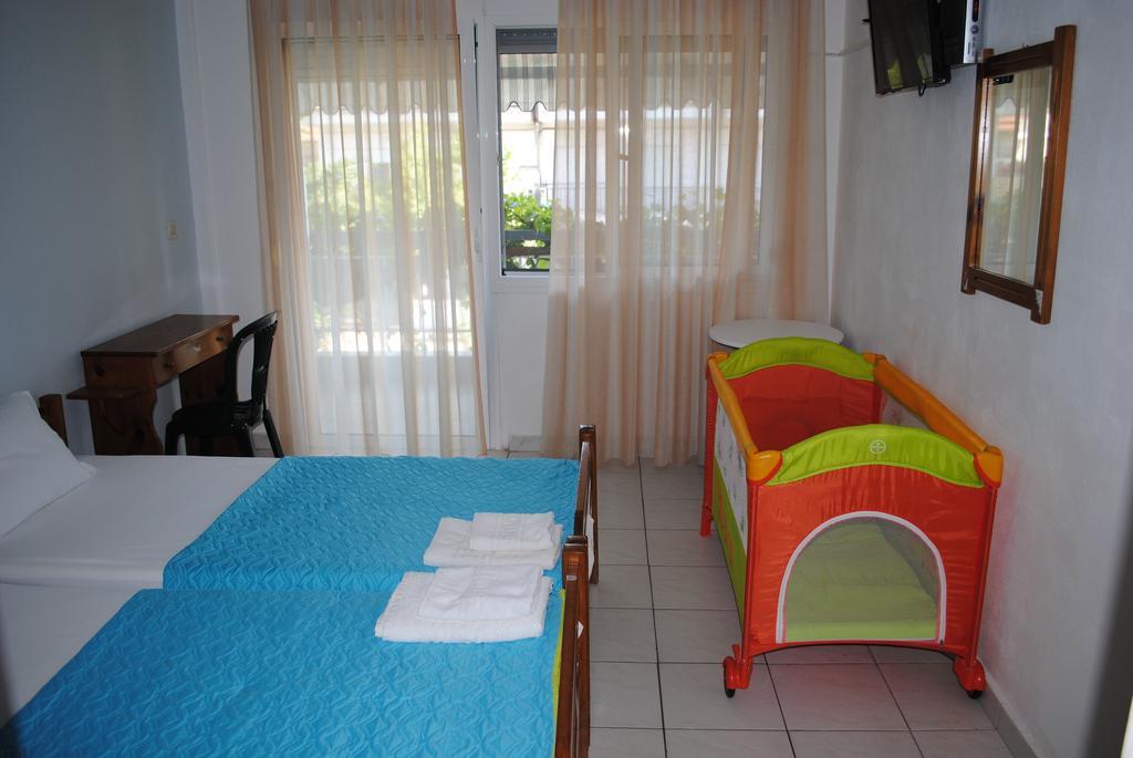 Artemis Apartments Paralia Dionisiou Extérieur photo