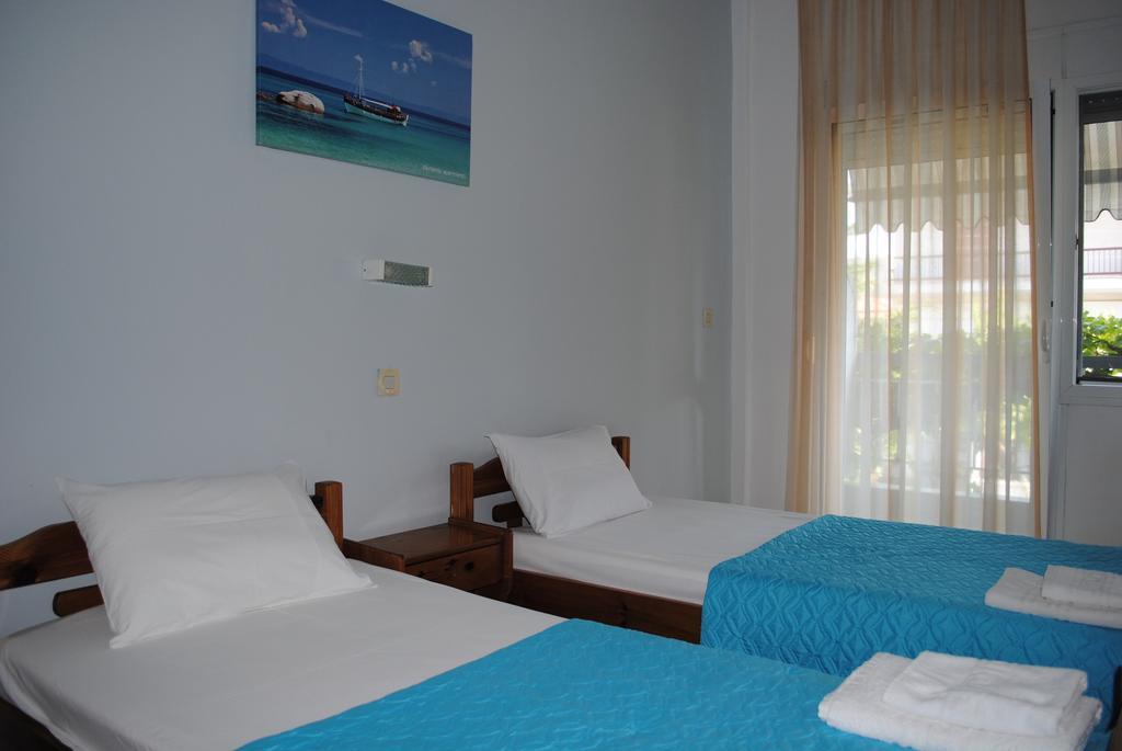 Artemis Apartments Paralia Dionisiou Extérieur photo