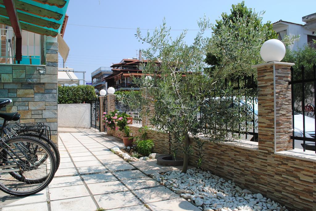 Artemis Apartments Paralia Dionisiou Extérieur photo